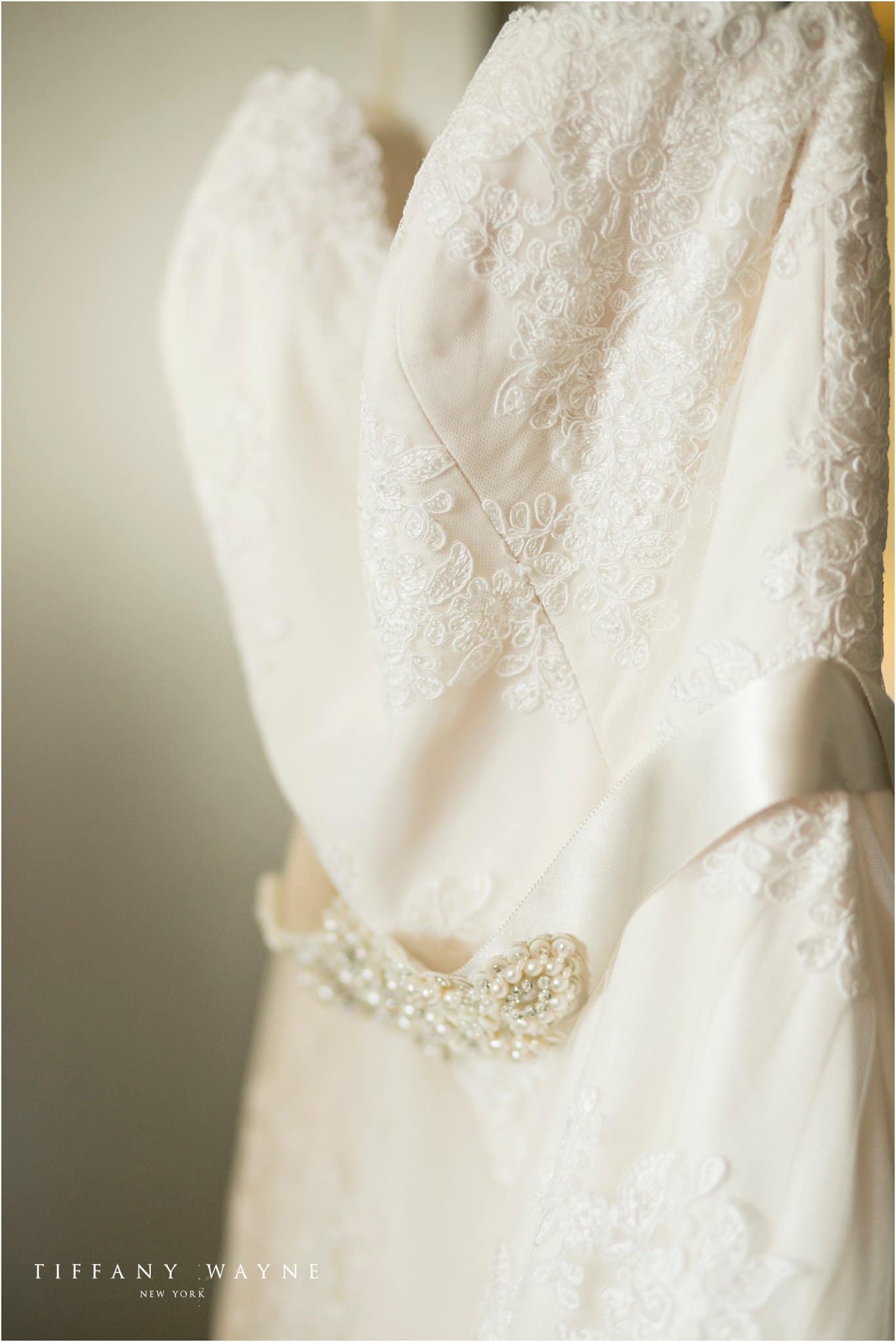 Saratoga National wedding dress ivory details