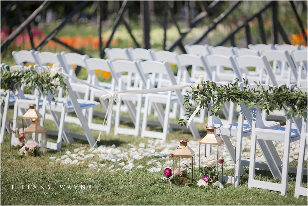outdoor ceremony at Mohonk Mountain House