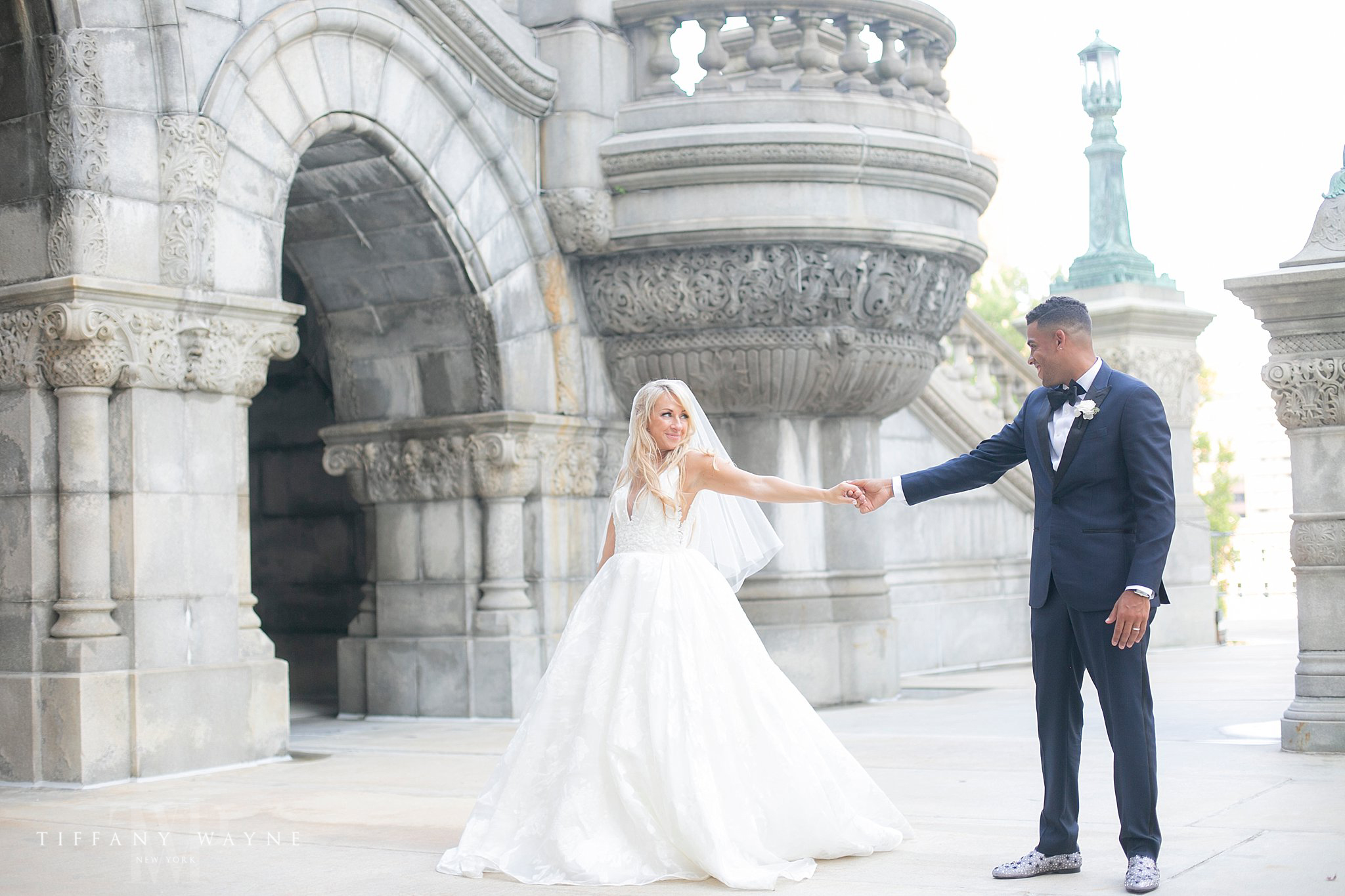 New York wedding photographer Tiffany Wayne Photography captures wedding day
