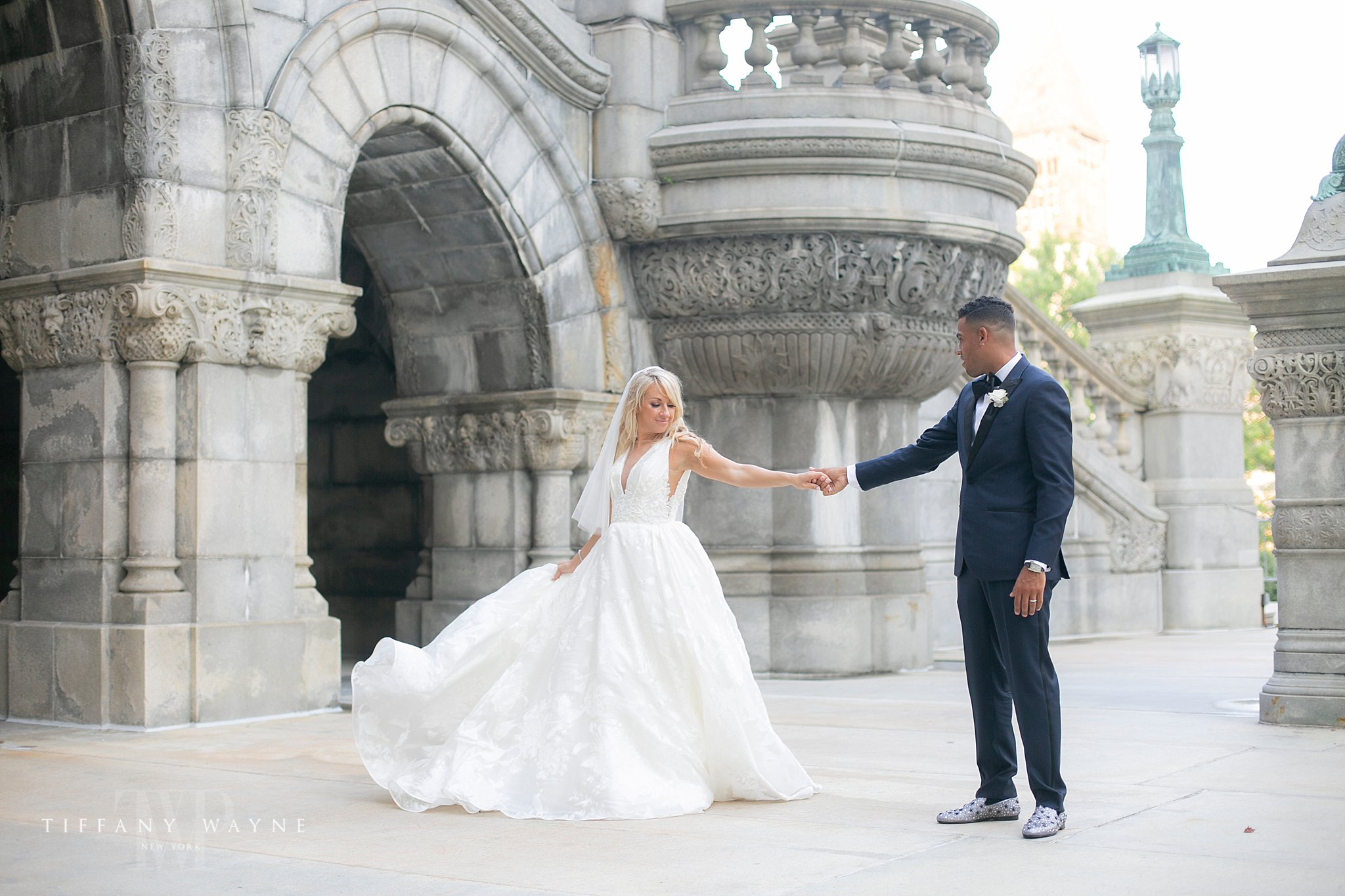 Tiffany Wayne Photography captures Albany NY wedding portraits 