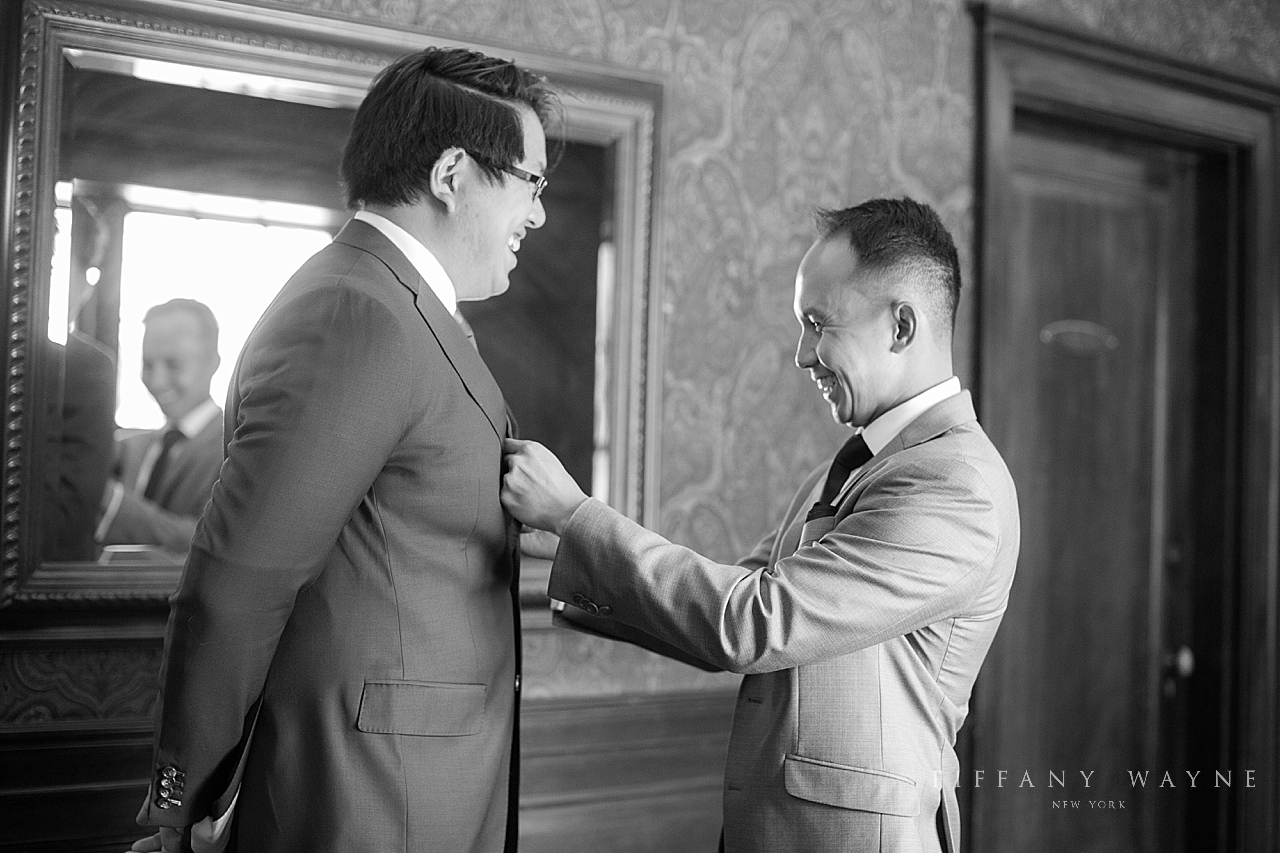 groom gets ready at Lord Thompson Manor photographed by CT wedding photographer Tiffany Wayne Photography