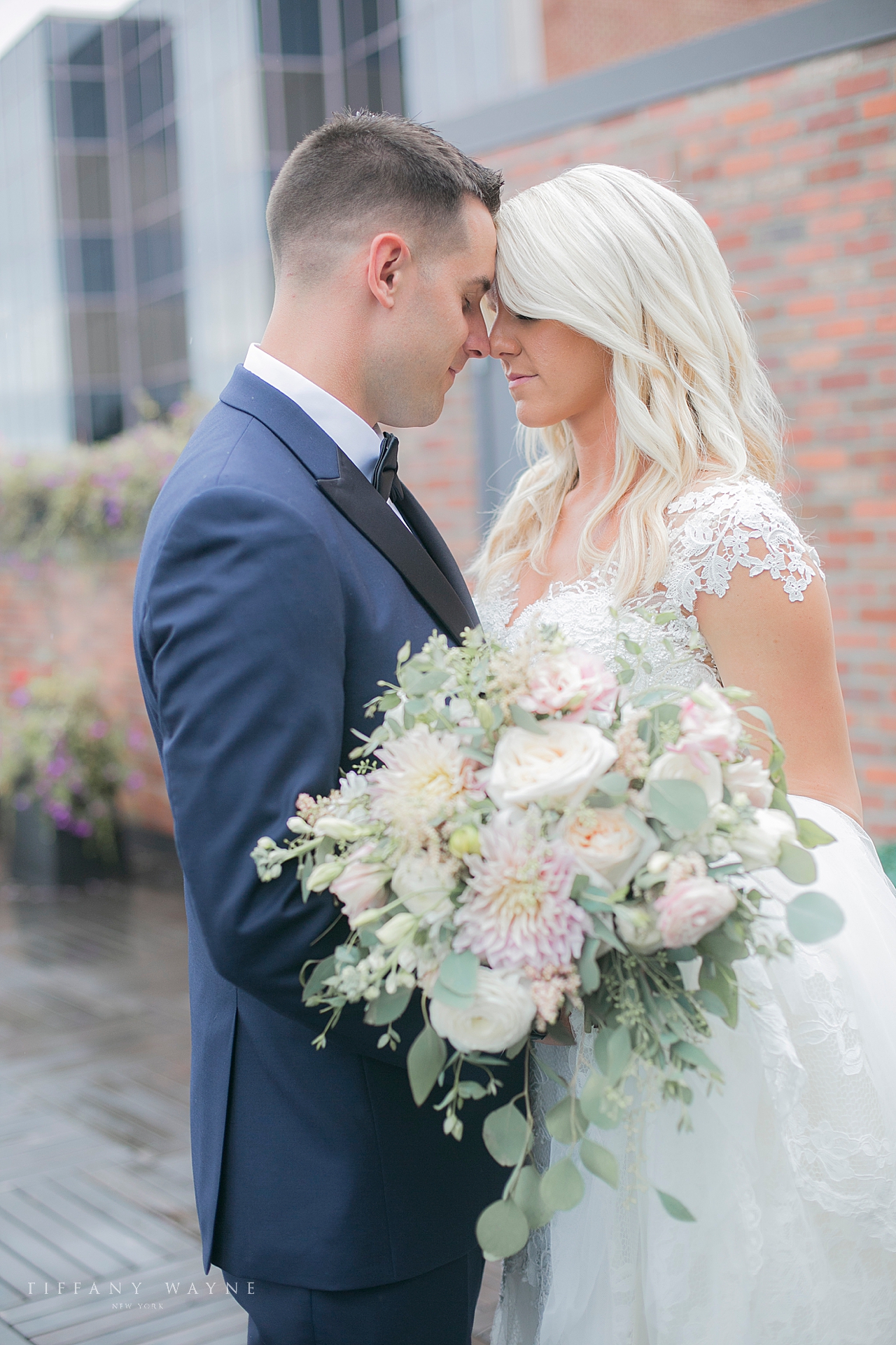 wedding photographer Tiffany Wayne Photography captures bride and groom