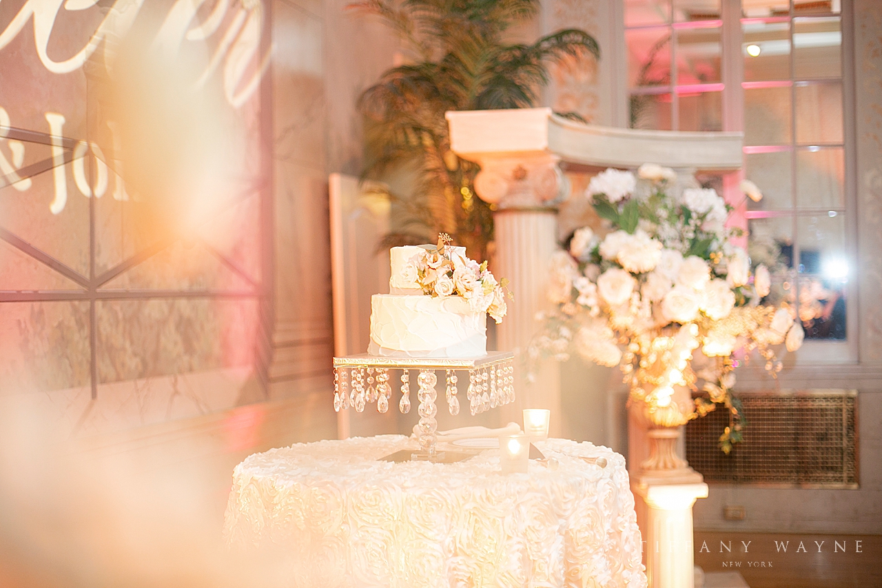 wedding cake photographed by wedding photographer Tiffany Wayne Photography