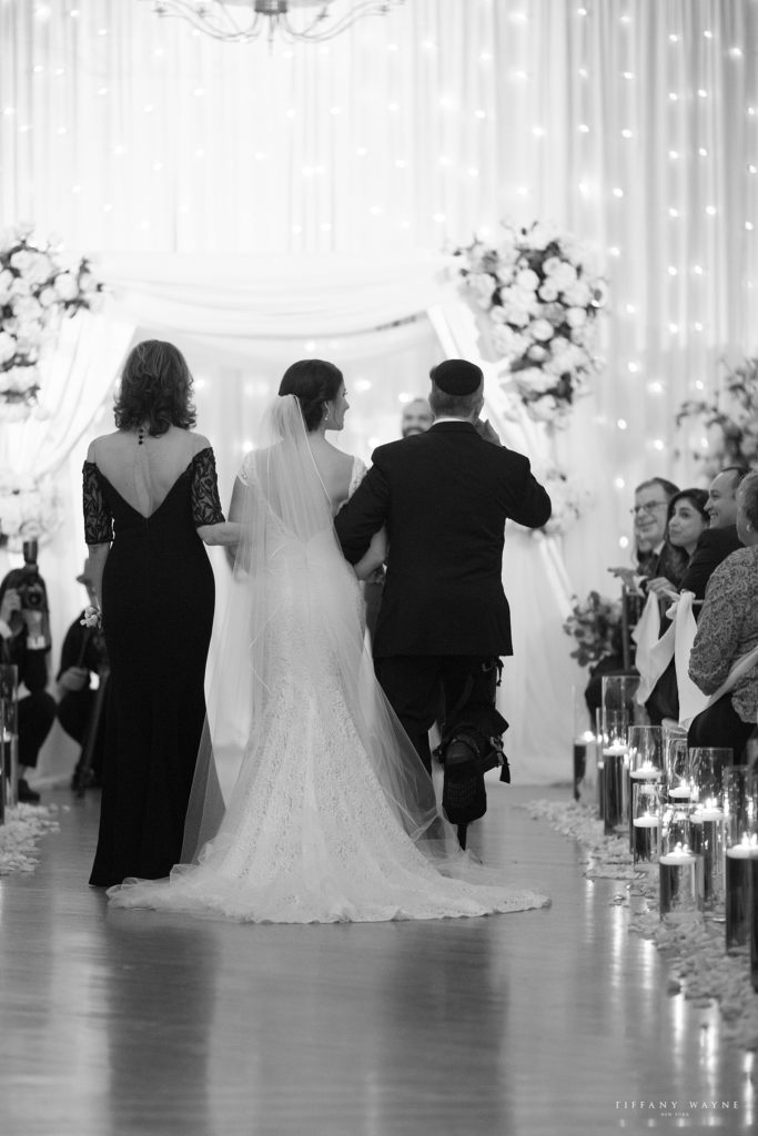 elegant Jewish wedding ceremony at Franklin Plaza NY photographed by Tiffany Wayne, New York wedding photographer